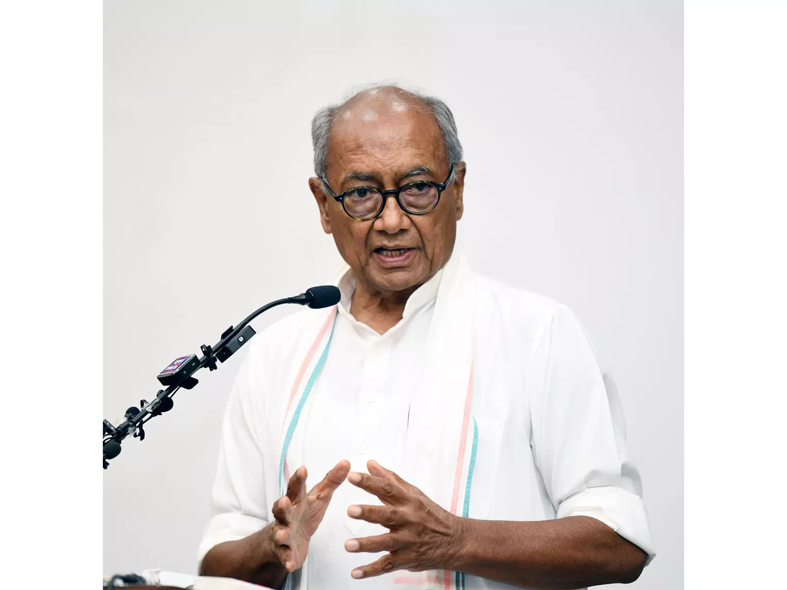 Digvijay Singh ने संघ की प्रशंसा को लेकर स्पष्टीकरण दिया Digvijay Singh ने संघ की प्रशंसा को लेकर स्पष्टीकरण दिया