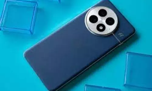 Flipkart Year End Sale: OnePlus के फ्लैगशिप फोन की प्राइस में हुई कटौती, मिलते हैं 50MP के तीन कैमरे Flipkart Year End Sale: OnePlus के फ्लैगशिप फोन की प्राइस में हुई कटौती, मिलते हैं 50MP के तीन कैमरे