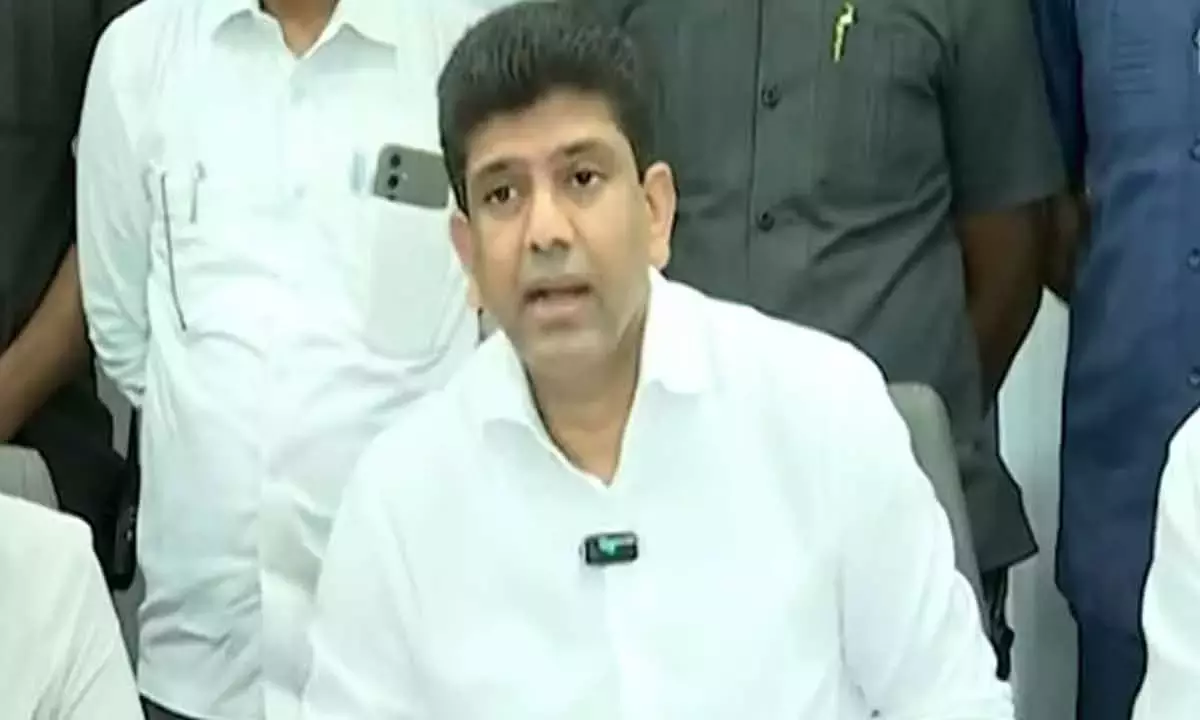 Andhra: मृतक किसान के परिजनों ने मंत्री पेम्मासानी के दौरे का विरोध किया