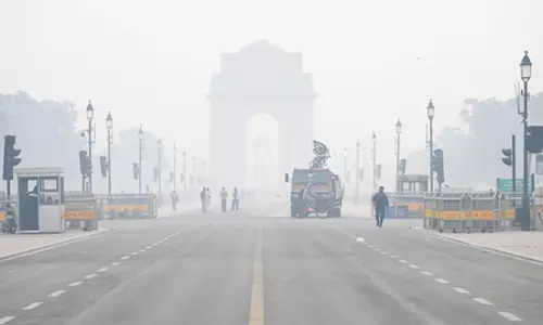 दिल्ली में प्रदूषण की मार से जनता बेहाल, एक्यूआई गंभीर श्रेणी में दर्ज दिल्ली में प्रदूषण की मार से जनता बेहाल, एक्यूआई गंभीर श्रेणी में दर्ज