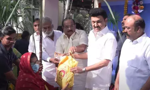पोंगल गिफ्ट 10 जनवरी तक : Minister Gandhi पोंगल गिफ्ट 10 जनवरी तक : Minister Gandhi