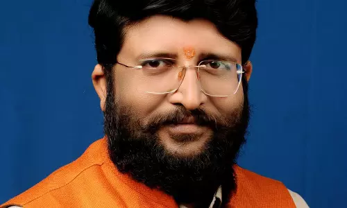 सनातन पर उंगली उठाने वालों को जनता सिखाएगी सबक : आशीष शर्मा सनातन पर उंगली उठाने वालों को जनता सिखाएगी सबक : आशीष शर्मा