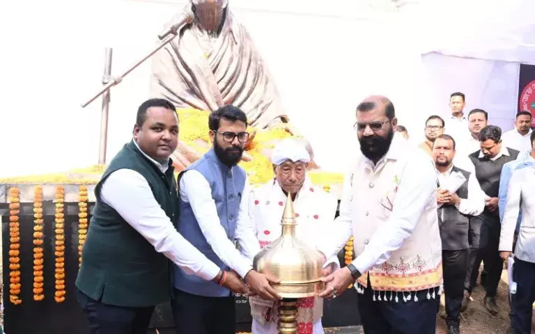 Assam की लोक कला को मिला सम्मान, रत्नेश्वर मोरन को मेमोरियल पुरस्कार Assam की लोक कला को मिला सम्मान, रत्नेश्वर मोरन को मेमोरियल पुरस्कार