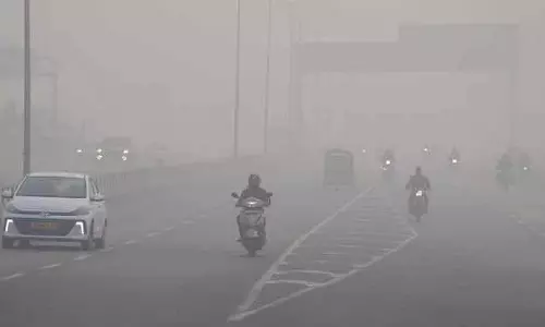 Delhi में हवा बहुत खराब; न्यूनतम तापमान 6.3 डिग्री सेल्सियस रहा Delhi में हवा बहुत खराब; न्यूनतम तापमान 6.3 डिग्री सेल्सियस रहा