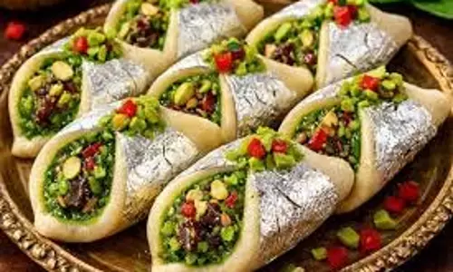 Paan Kaju Mithayi Recipe: पान के पत्ते से बनाइए ऐसी मिठाई, खाते ही हर कोई करेगा तारीफ