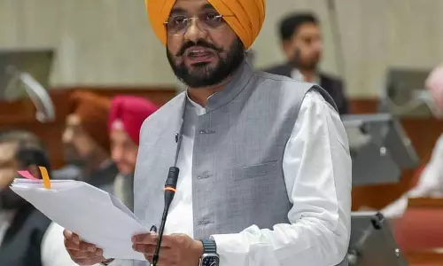 G RAM G एक्टर ने मज़दूरों और फ़ेडरलिज़्म पर हमला किया: सॉन्ग G RAM G एक्टर ने मज़दूरों और फ़ेडरलिज़्म पर हमला किया: सॉन्ग