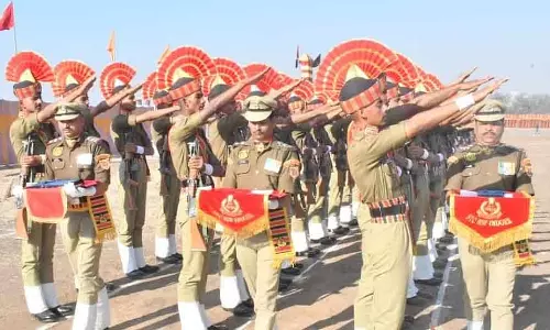 Indore : बीएसएफ इंदौर में पासिंग आउट परेड में 385 जवान योद्धाओं ने शपथ ली