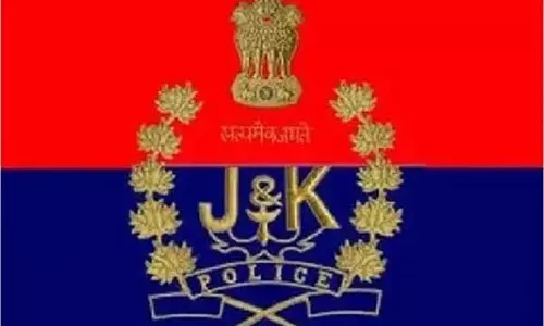 Jammu-Kashmi:अवैध लकड़ी तस्करी पर पुलिस का शिकंजा, दो वाहन जब्त