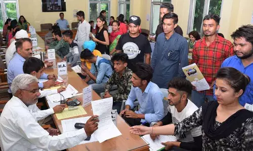 Jalandhar: वीज़ा में रुकावट की वजह से स्टूडेंट्स लोकल कैंपस में चले गए Jalandhar: वीज़ा में रुकावट की वजह से स्टूडेंट्स लोकल कैंपस में चले गए