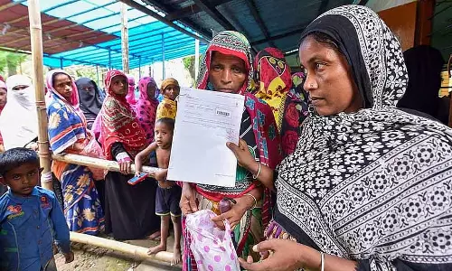 Assam : SIR के बाद 10.56 लाख वोटरों के नाम हटाए गए Assam : SIR के बाद 10.56 लाख वोटरों के नाम हटाए गए