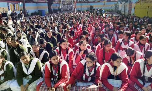 Chamba में करियर काउंसलिंग कैंप के दौरान स्टूडेंट्स से कड़ी मेहनत करने की अपील की गई Chamba में करियर काउंसलिंग कैंप के दौरान स्टूडेंट्स से कड़ी मेहनत करने की अपील की गई