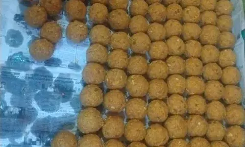 Vijayapura वैकुंठ एकादशी: 20 हज़ार लड्डू बांटे गए Vijayapura वैकुंठ एकादशी: 20 हज़ार लड्डू बांटे गए