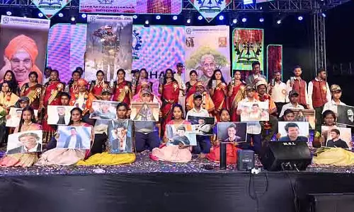 Anekal: सरकारी स्कूल को बचाने के लिए एक डांस परफॉर्मेंस जिसने सबका ध्यान खींचा Anekal: सरकारी स्कूल को बचाने के लिए एक डांस परफॉर्मेंस जिसने सबका ध्यान खींचा
