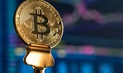 साल 2025 में रिकॉर्ड ऊंचाई से 30 प्रतिशत गिरा बिटकॉइन, फिर भी क्रिप्टो मार्केट में उम्मीदें बरकरार साल 2025 में रिकॉर्ड ऊंचाई से 30 प्रतिशत गिरा बिटकॉइन, फिर भी क्रिप्टो मार्केट में उम्मीदें बरकरार