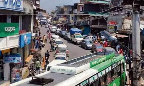 Himachal: ट्रैफिक जाम, बैजनाथ-पपरोला रोड पर जाम Himachal: ट्रैफिक जाम, बैजनाथ-पपरोला रोड पर जाम