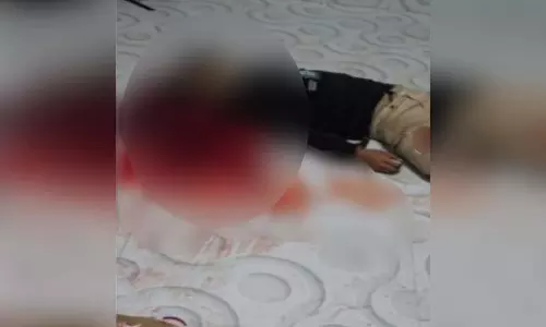 खेल रहा था...गलती से गोली चलने से सात साल के बच्चे की मौत खेल रहा था...गलती से गोली चलने से सात साल के बच्चे की मौत