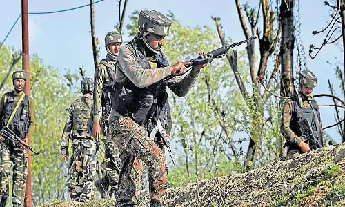 UP में फायरिंग रेंज में धमाका, सेना के चार जवान घायल UP में फायरिंग रेंज में धमाका, सेना के चार जवान घायल