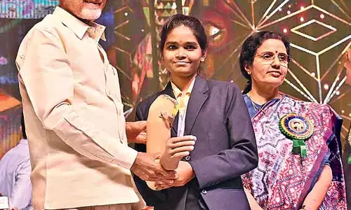 CM Chandrababu : गरीबी पर जीत सिर्फ शिक्षा से ही संभव है CM Chandrababu : गरीबी पर जीत सिर्फ शिक्षा से ही संभव है
