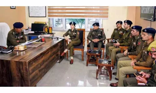 आईजीपी ने कटरा में ICCC के कामकाज की समीक्षा की आईजीपी ने कटरा में ICCC के कामकाज की समीक्षा की