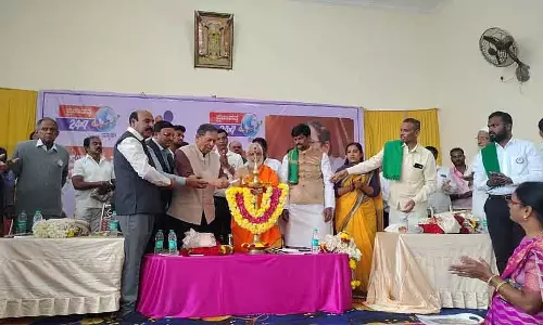 जिन लोगों ने पैसा खो दिया है, उन्हें कोई शांति नहीं है: Justice Santosh Hegde जिन लोगों ने पैसा खो दिया है, उन्हें कोई शांति नहीं है: Justice Santosh Hegde