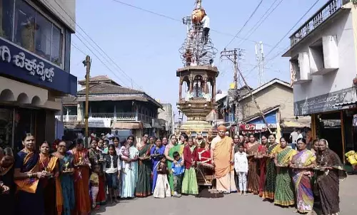 Karnataka : गुरु मदिवलेश्वर मठ का रथ जुलूस
