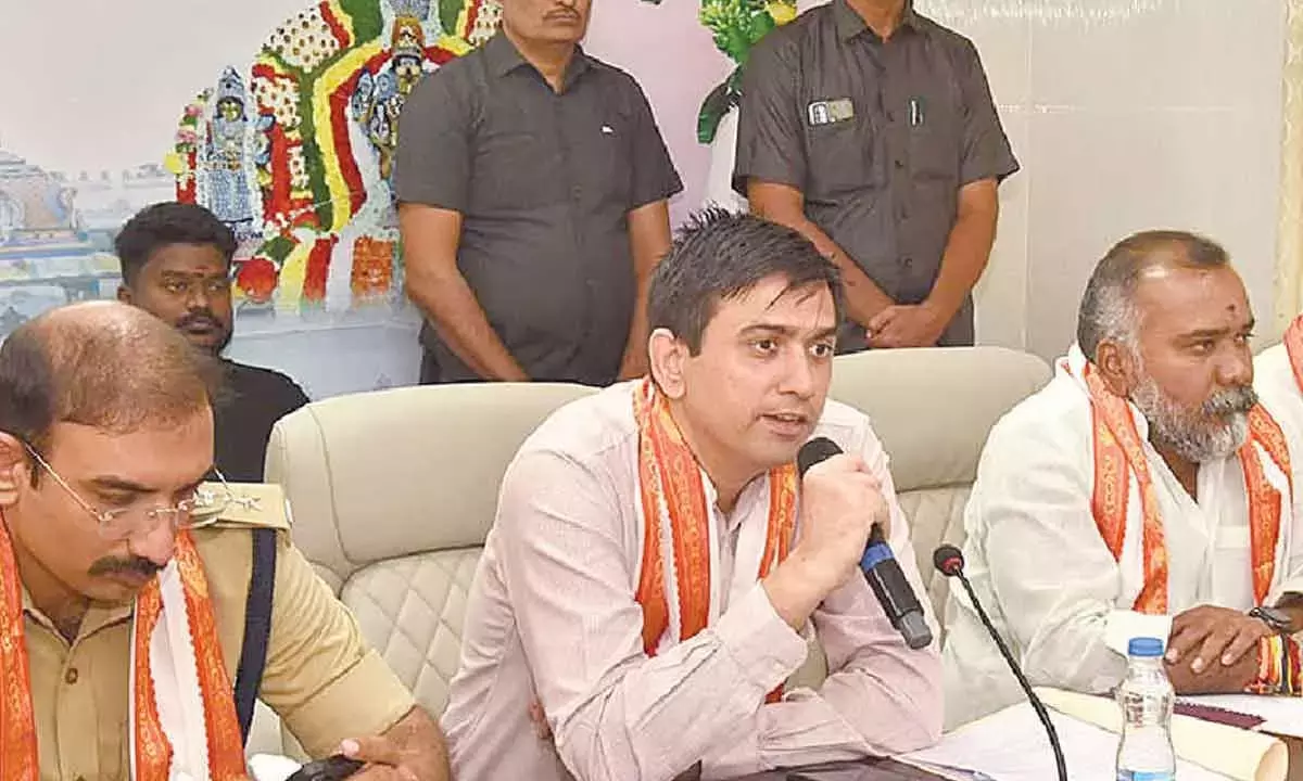 Kanipakam मंदिर वैकुंठ एकादशी और नए साल के लिए तैयार है Kanipakam मंदिर वैकुंठ एकादशी और नए साल के लिए तैयार है