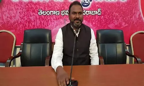 हम रेवंत रेड्डी के NRI आत्म-सम्मान पर हमले की कड़ी निंदा करते हैं: श्रीधर अब्बागोनी हम रेवंत रेड्डी के NRI आत्म-सम्मान पर हमले की कड़ी निंदा करते हैं: श्रीधर अब्बागोनी