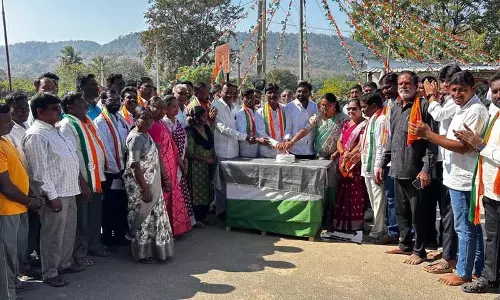 Congress में ग्रुप पॉलिटिक्स: तंदूर में अलग से स्थापना दिवस समारोह Congress में ग्रुप पॉलिटिक्स: तंदूर में अलग से स्थापना दिवस समारोह