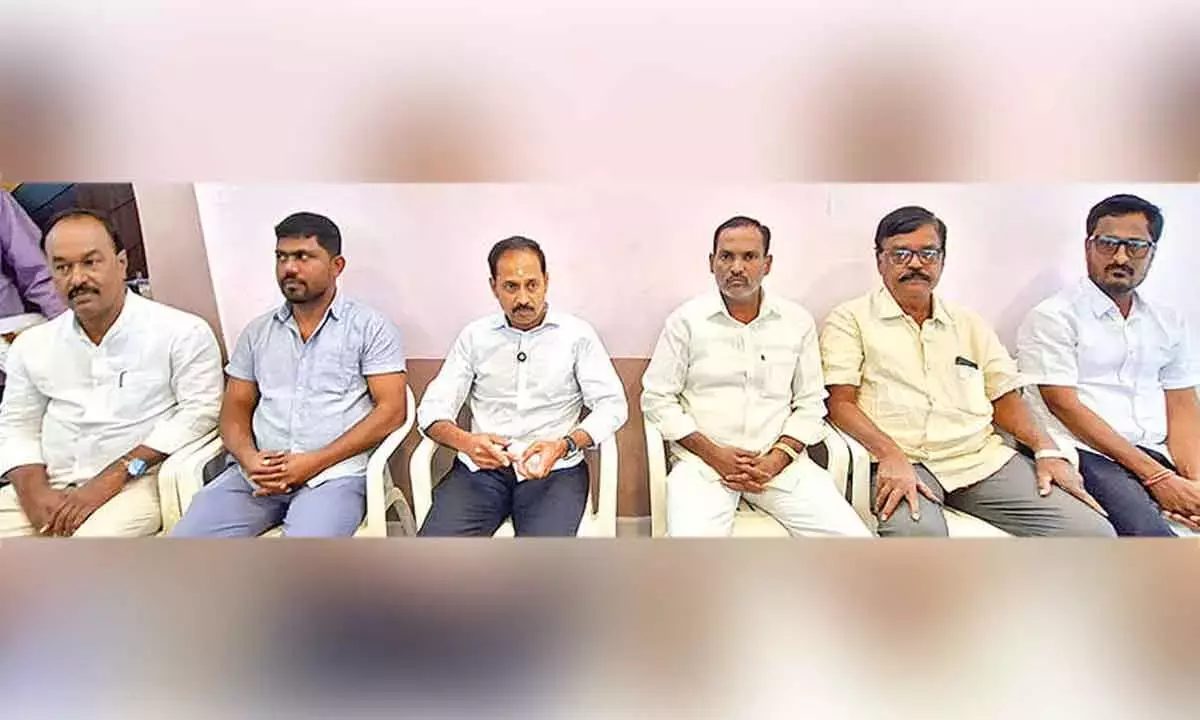 Police को गाड़ियां सौंपते समय अलग-अलग धर्मों की प्रार्थना पर MLA ने सफाई दी