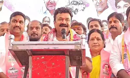 तलसानी श्रीनिवास यादव ने सभी वर्गों के साथ विश्वासघात के लिए Congress को दोषी ठहराया तलसानी श्रीनिवास यादव ने सभी वर्गों के साथ विश्वासघात के लिए Congress को दोषी ठहराया