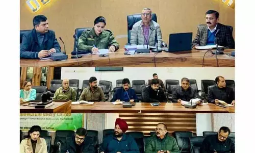 DC Kathua ने ड्रग कंट्रोल उपायों को मजबूत करने पर चर्चा की DC Kathua ने ड्रग कंट्रोल उपायों को मजबूत करने पर चर्चा की