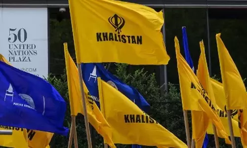 खालिस्तानी काउंटर-प्रदर्शनकारियों ने London में हिंदू विरोध प्रदर्शन को बाधित किया खालिस्तानी काउंटर-प्रदर्शनकारियों ने London में हिंदू विरोध प्रदर्शन को बाधित किया