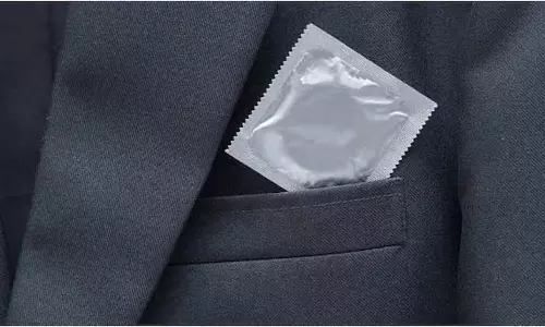 बांग्लादेश में Condom Crisis: राजनीतिक उथल-पुथल के बीच कमी