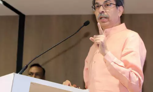 मुंबई को हड़पने की कोशिश, उद्धव ठाकरे ने BJP पर लगाया आरोप