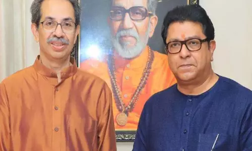 Mahavikas Aghadi में फूट की संभावना, शिवसेना-मनसे बनाम कांग्रेस-राकांपा Mahavikas Aghadi में फूट की संभावना, शिवसेना-मनसे बनाम कांग्रेस-राकांपा