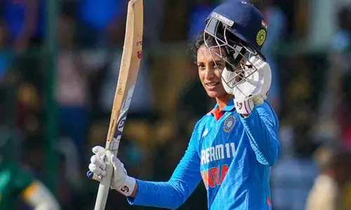 Mandhana ने इंटरनेशनल क्रिकेट में एक और रिकॉर्ड बनाया.. ऐसा करने वाली दूसरी भारतीय बनीं Mandhana ने इंटरनेशनल क्रिकेट में एक और रिकॉर्ड बनाया.. ऐसा करने वाली दूसरी भारतीय बनीं