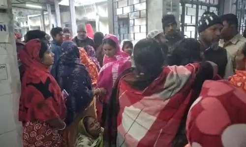 मौत के मामले में लापरवाही को लेकर परिजनों ने Ranakshetra Hospital में विरोध प्रदर्शन किया