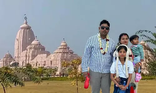 Digha Jagannath मंदिर में 10 मिलियनवें दर्शनार्थी पहुंचे, 100 मिलियनवें को सम्मानित किया गया Digha Jagannath मंदिर में 10 मिलियनवें दर्शनार्थी पहुंचे, 100 मिलियनवें को सम्मानित किया गया