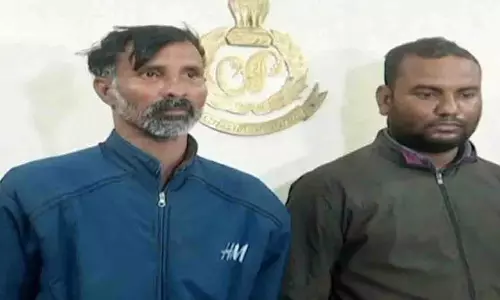 Odisha में चोरी की कई घटनाओं के पीछे ससुर और दामाद को गिरफ्तार किया गया Odisha में चोरी की कई घटनाओं के पीछे ससुर और दामाद को गिरफ्तार किया गया
