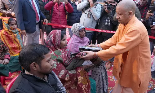 CM योगी बोले: 25 करोड़ लोगों की सेवा और सुरक्षा सरकार की प्राथमिकता CM योगी बोले: 25 करोड़ लोगों की सेवा और सुरक्षा सरकार की प्राथमिकता