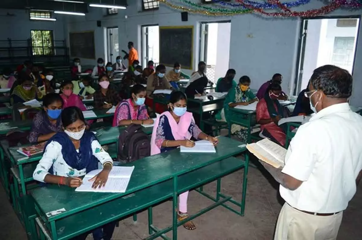 Assistant प्रोफेसर पोस्ट एग्जाम: 42,064 कैंडिडेट्स ने दिया एग्जाम Assistant प्रोफेसर पोस्ट एग्जाम: 42,064 कैंडिडेट्स ने दिया एग्जाम