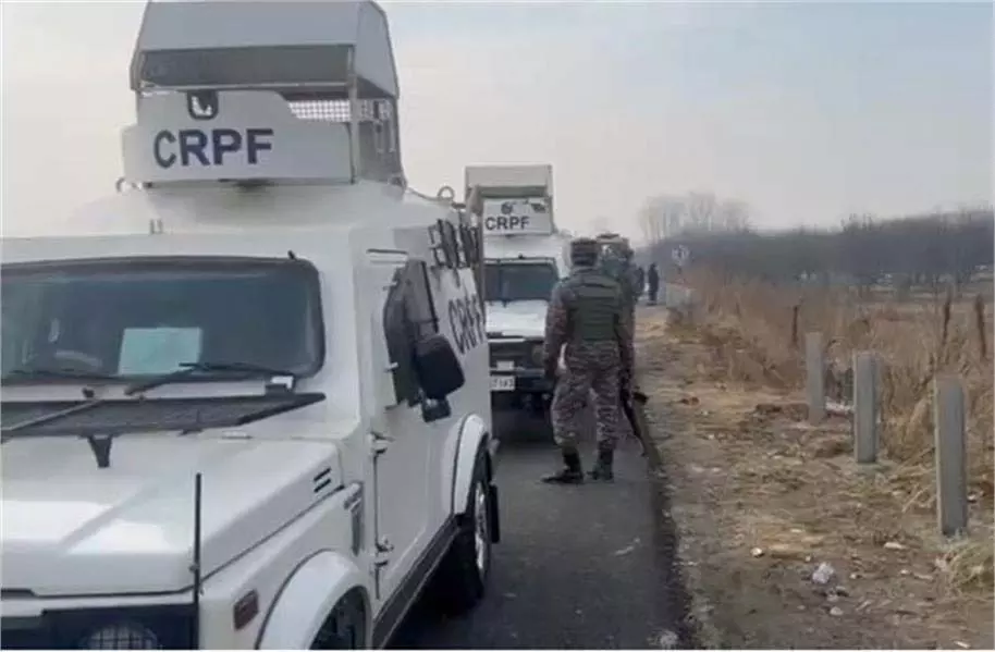 Jalandhar:घने कोहरे के कारण गंदे नाले में गिरा वेरका का ट्रक Jalandhar:घने कोहरे के कारण गंदे नाले में गिरा वेरका का ट्रक