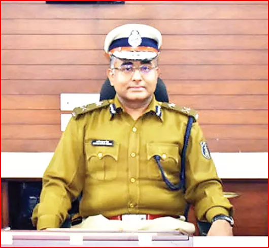 रायपुर का पहला पुलिस कमिश्नर बनकर इतिहास रचेंगे IPS अमरेश मिश्रा रायपुर का पहला पुलिस कमिश्नर बनकर इतिहास रचेंगे IPS अमरेश मिश्रा
