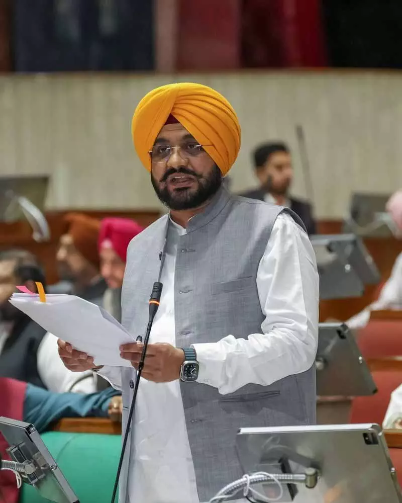 G RAM G एक्टर ने मज़दूरों और फ़ेडरलिज़्म पर हमला किया: सॉन्ग G RAM G एक्टर ने मज़दूरों और फ़ेडरलिज़्म पर हमला किया: सॉन्ग