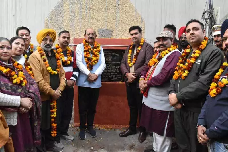 Jalandhar: मंत्री और मेयर ने 42 लाख रुपये के सीवर प्रोजेक्ट का शिलान्यास किया Jalandhar: मंत्री और मेयर ने 42 लाख रुपये के सीवर प्रोजेक्ट का शिलान्यास किया