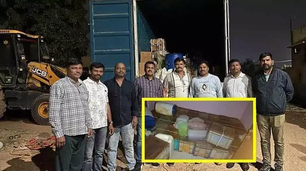 नए साल के लिए बेंगलुरु में तैयार हो रही थी ड्रग्स: Muru Factory पर छापा, 55 करोड़ की ड्रग्स मिली नए साल के लिए बेंगलुरु में तैयार हो रही थी ड्रग्स: Muru Factory पर छापा, 55 करोड़ की ड्रग्स मिली