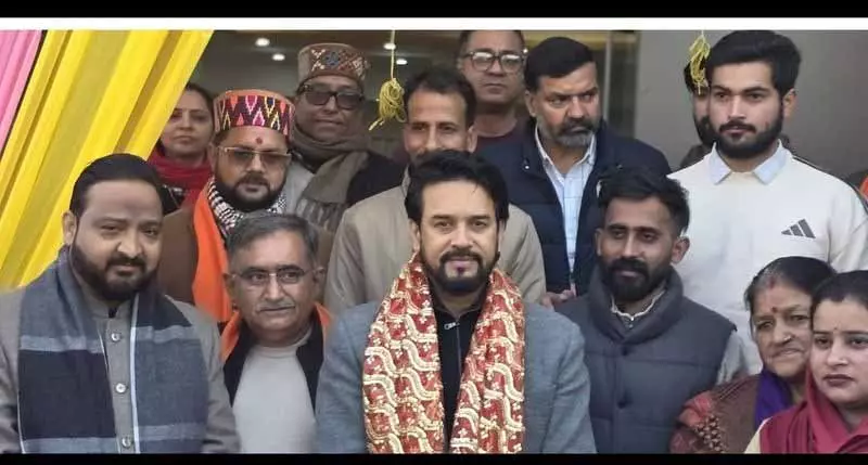 पैसा खास के स्थानीय लोगों ने Anurag से फुटब्रिज के लिए गुहार लगाई पैसा खास के स्थानीय लोगों ने Anurag से फुटब्रिज के लिए गुहार लगाई
