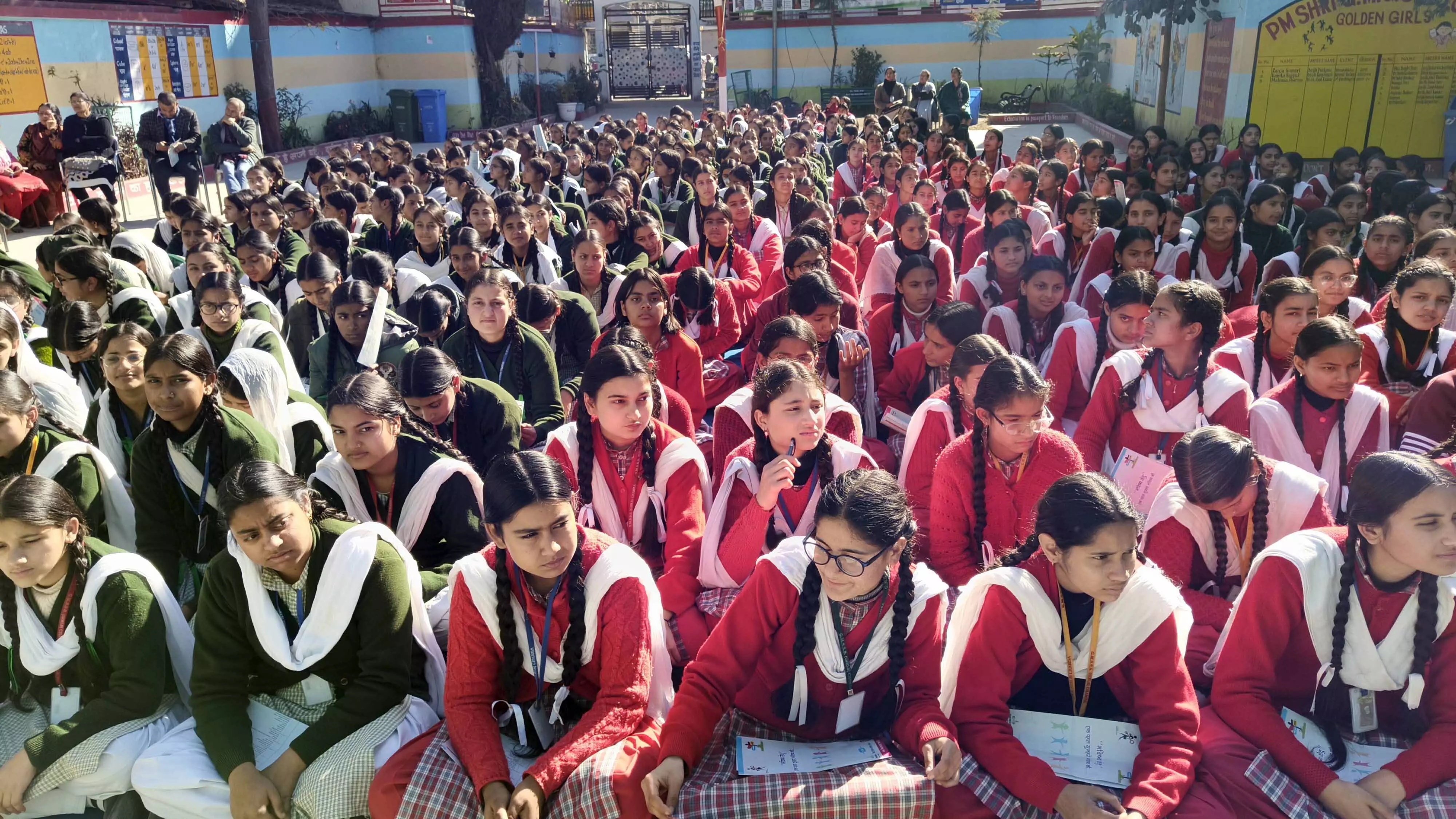 Chamba में करियर काउंसलिंग कैंप के दौरान स्टूडेंट्स से कड़ी मेहनत करने की अपील की गई Chamba में करियर काउंसलिंग कैंप के दौरान स्टूडेंट्स से कड़ी मेहनत करने की अपील की गई