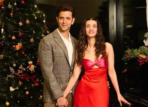 Hrithik Roshan और सबा आज़ाद ने सुज़ैन खान की मुंबई पार्टी में क्रिसमस मनाया Hrithik Roshan और सबा आज़ाद ने सुज़ैन खान की मुंबई पार्टी में क्रिसमस मनाया