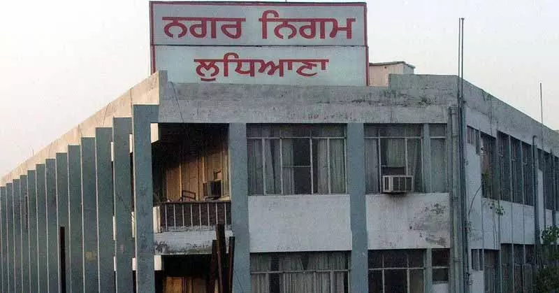 विपक्ष ने MC की सीमा बढ़ाने के प्रस्ताव की टाइमिंग पर सवाल उठाए विपक्ष ने MC की सीमा बढ़ाने के प्रस्ताव की टाइमिंग पर सवाल उठाए